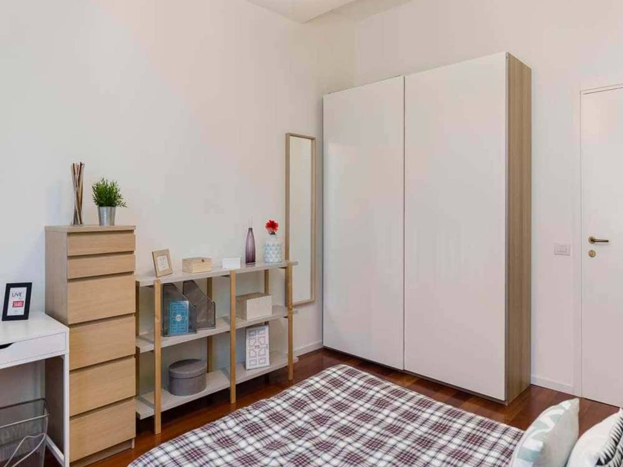 negozio in affitto a Milano in zona Sant'Ambrogio