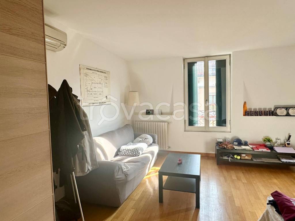 appartamento in affitto a Milano in zona Cadorna