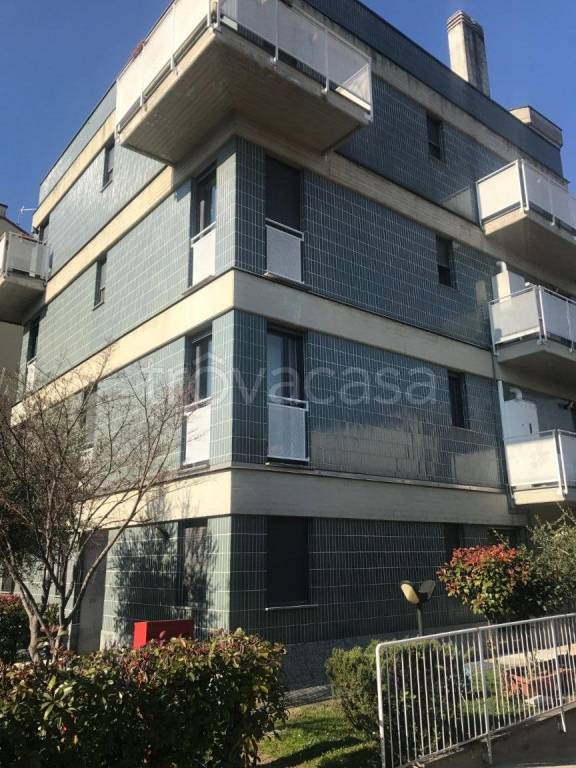 appartamento in affitto a Milano in zona Feltre