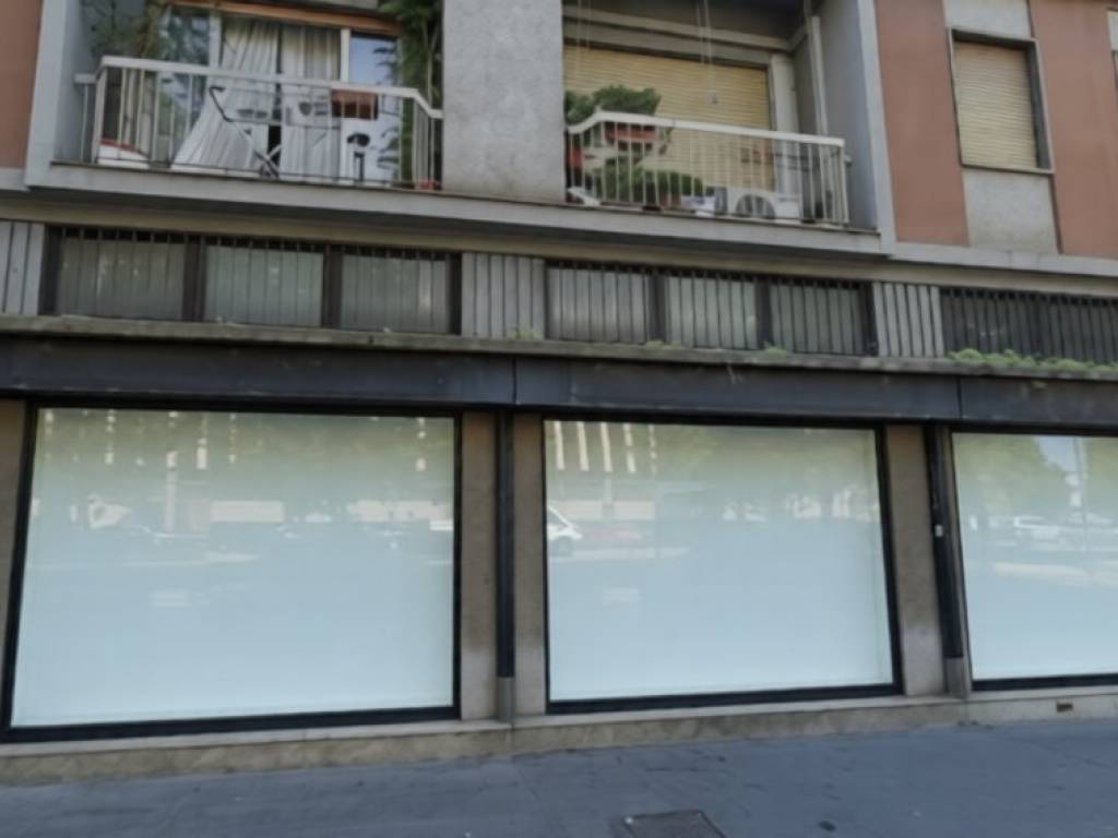negozio in affitto a Milano
