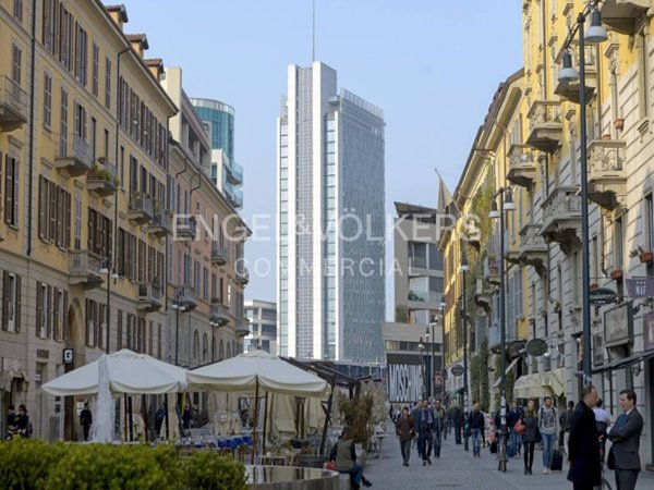 negozio in affitto a Milano in zona Isola