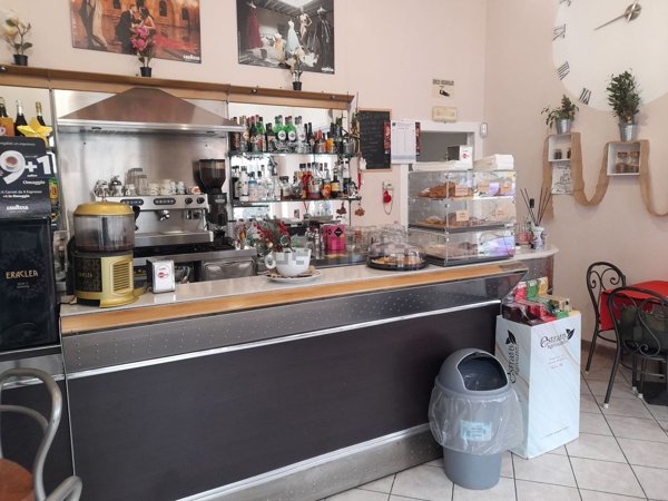 negozio in affitto a Milano in zona Stadera