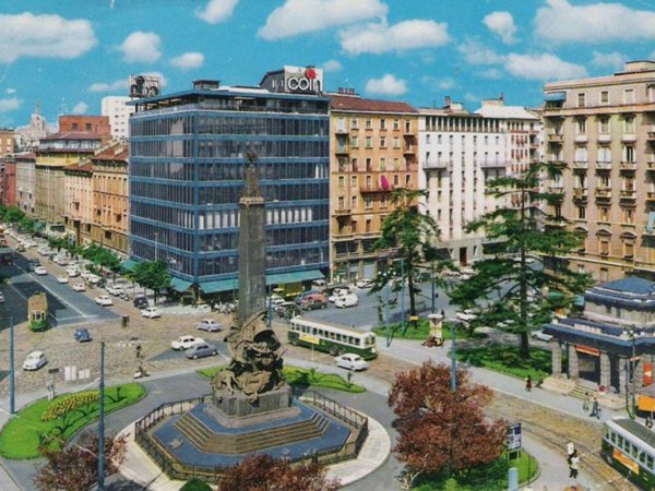 negozio in affitto a Milano in zona Guastalla