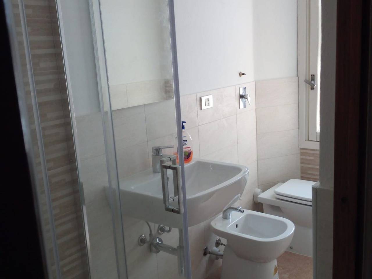 negozio in affitto a Milano in zona Maggiolina