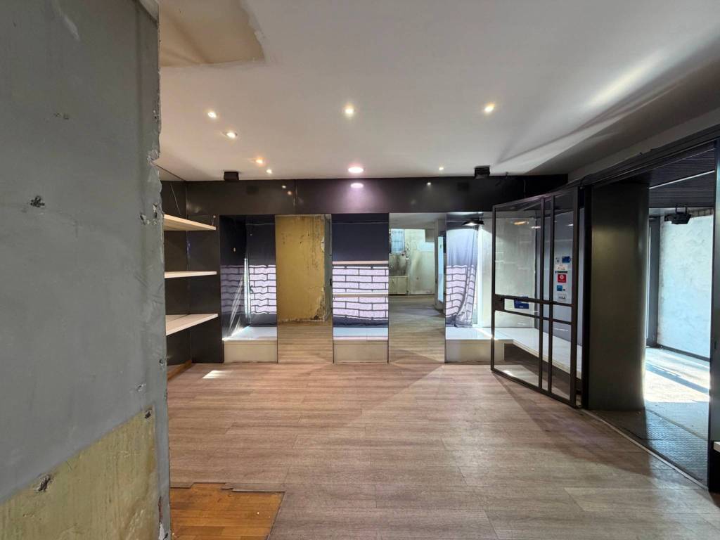 negozio in affitto a Milano in zona Isola