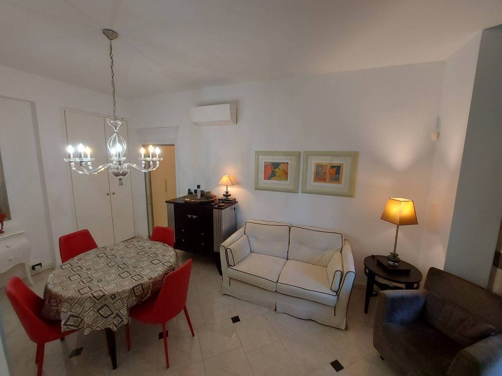 appartamento in affitto a Milano in zona Famagosta