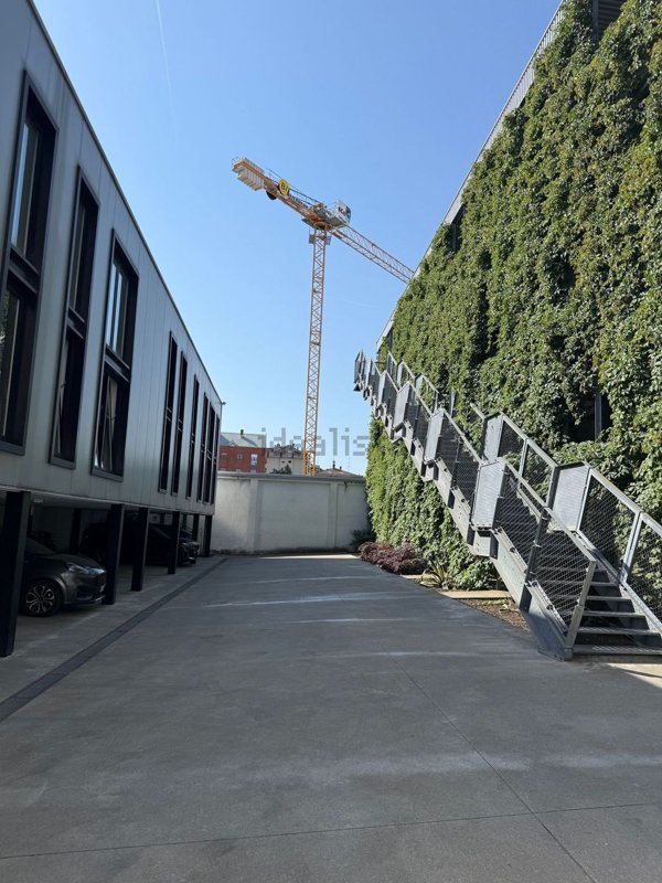 ufficio in affitto a Milano in zona Famagosta
