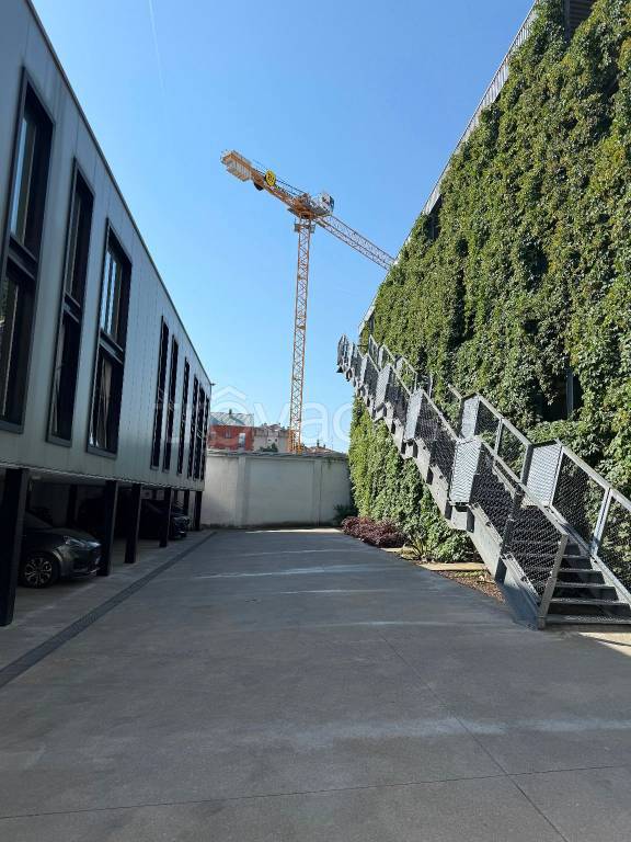 ufficio in affitto a Milano in zona Famagosta