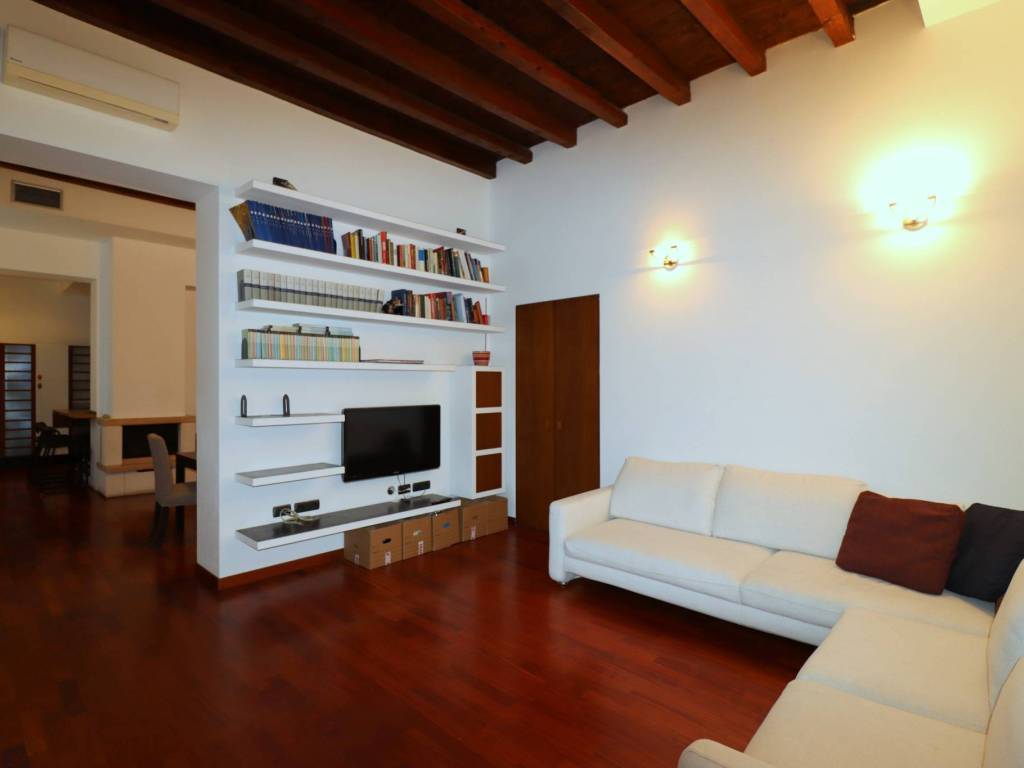 appartamento in affitto a Milano in zona Guastalla