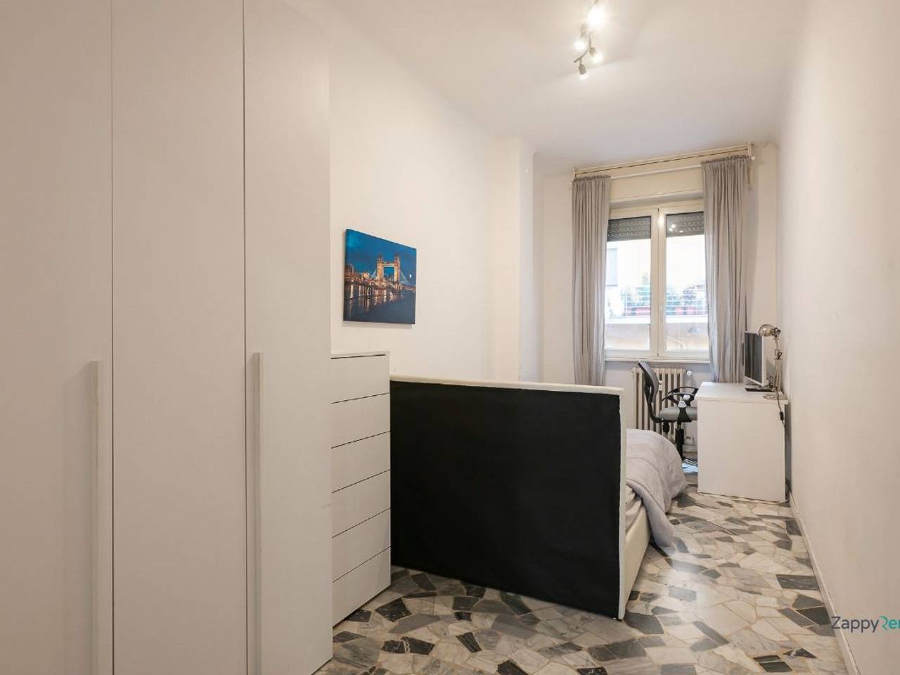 negozio in affitto a Milano in zona Centro Direzionale