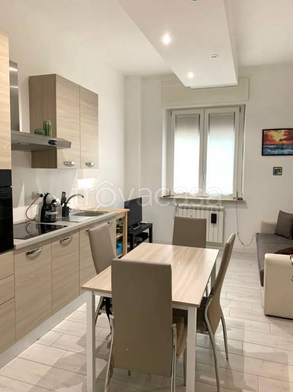 appartamento in affitto a Milano in zona Famagosta