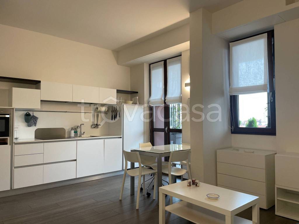appartamento in affitto a Milano in zona Sant'Ambrogio