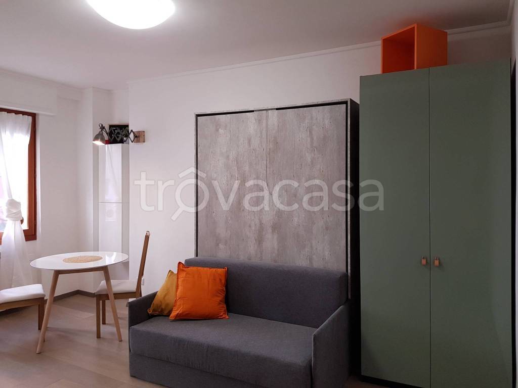 appartamento in affitto a Milano in zona Vigentino