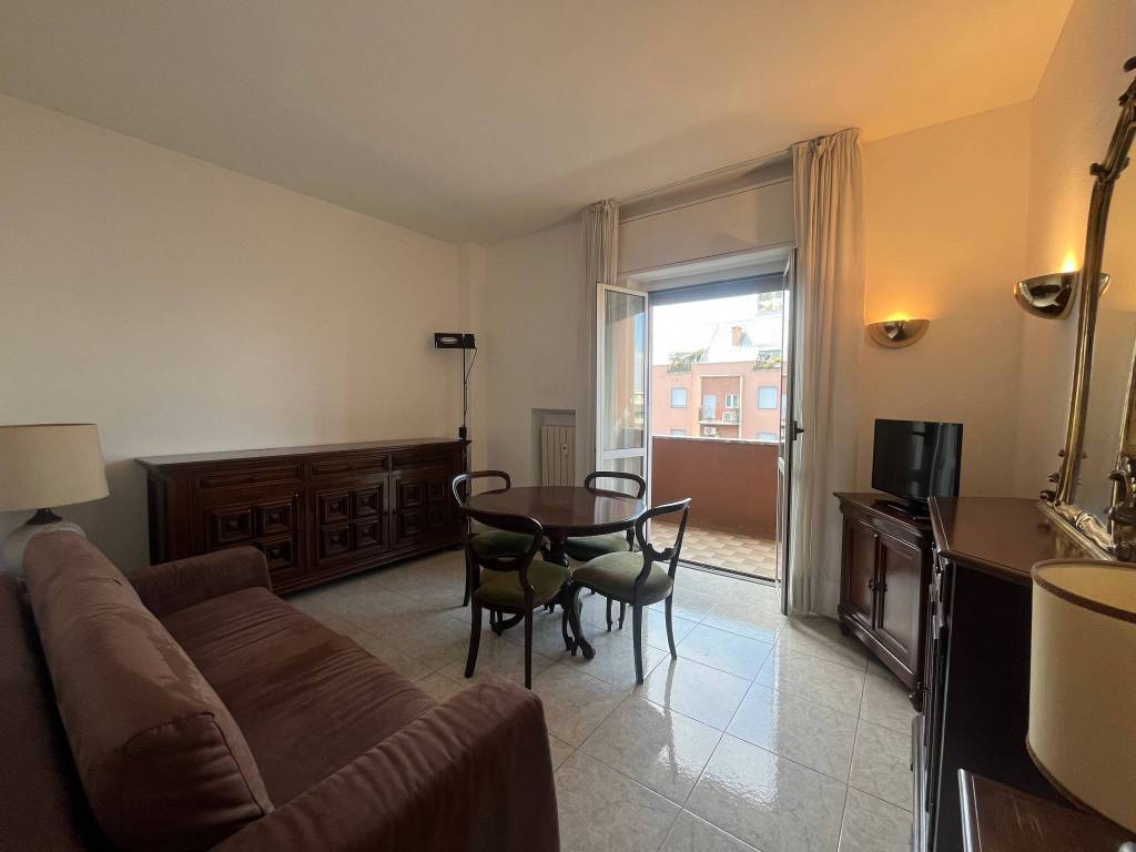 appartamento in affitto a Milano in zona Lorenteggio