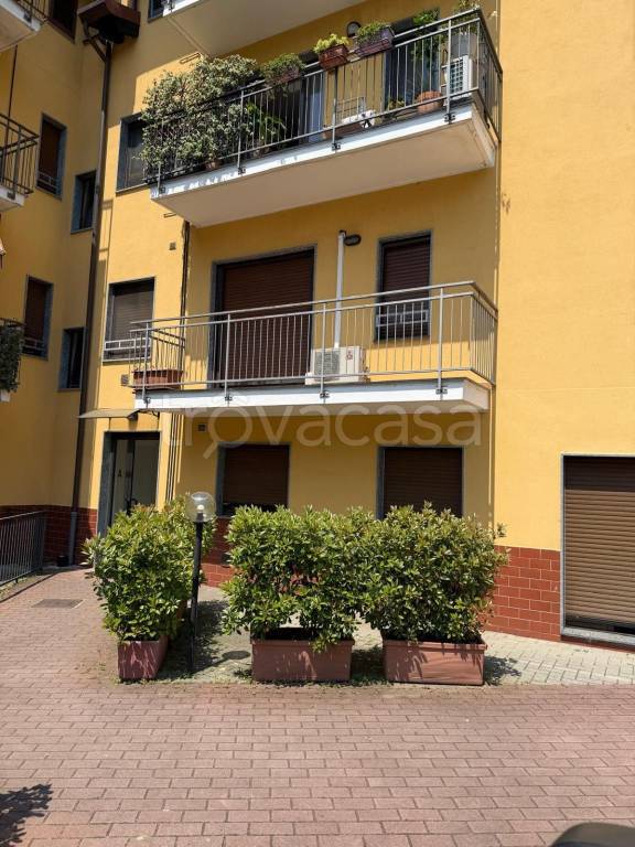 appartamento in affitto a Milano in zona Baggio