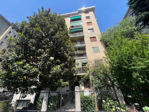 appartamento in affitto a Milano in zona Lorenteggio