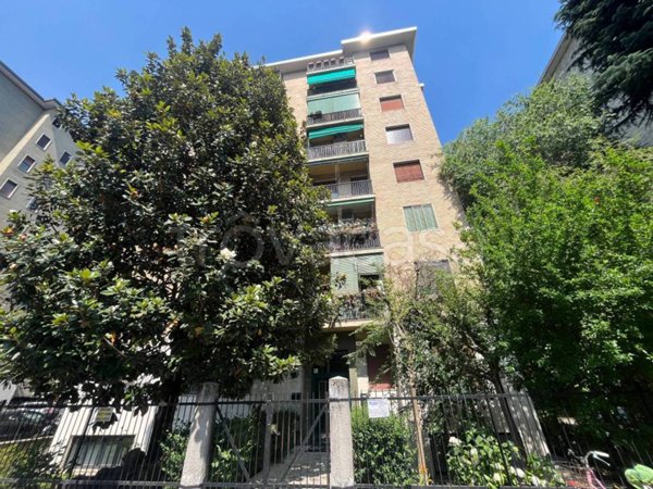 appartamento in affitto a Milano in zona Lorenteggio