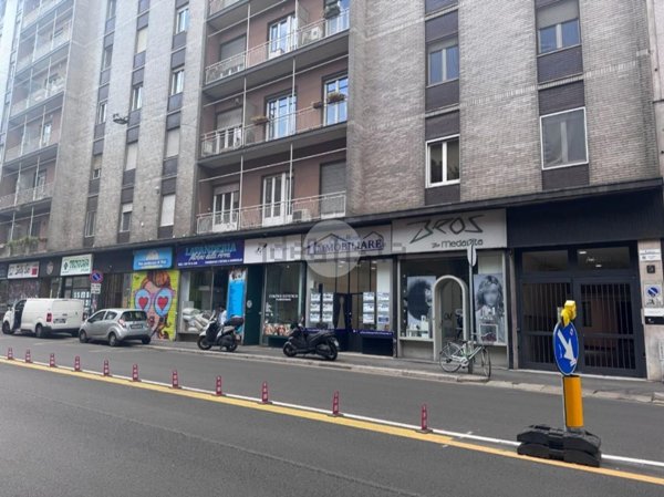 locale commerciale in affitto a Milano