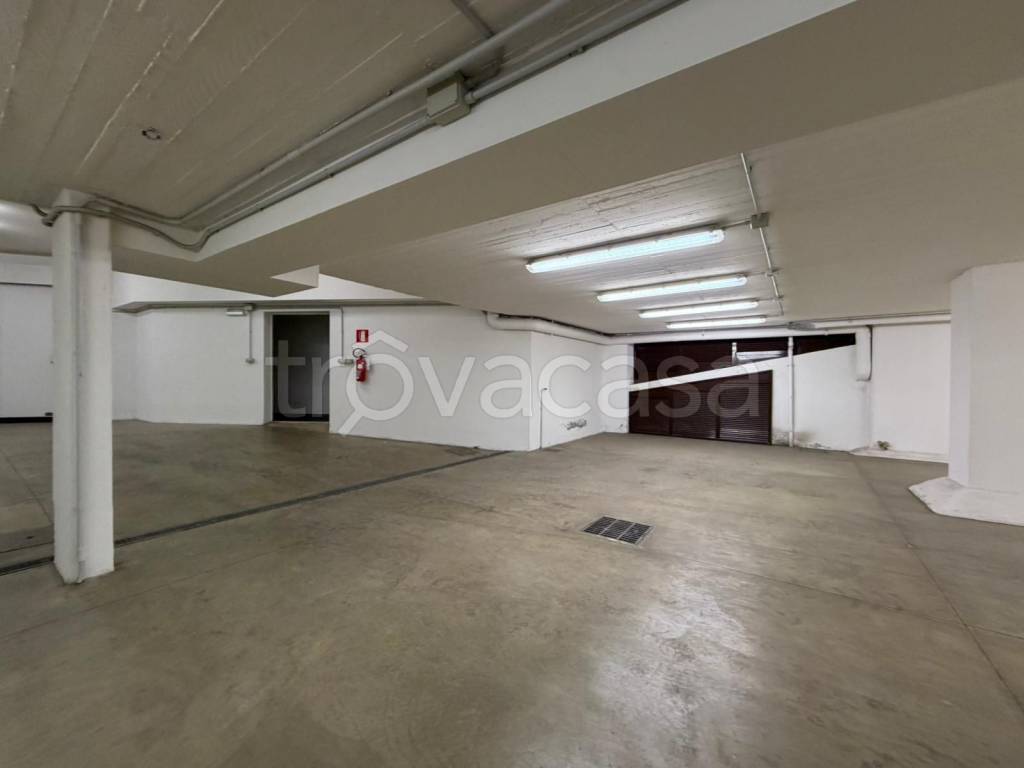 locale di sgombero in affitto a Milano in zona Corvetto