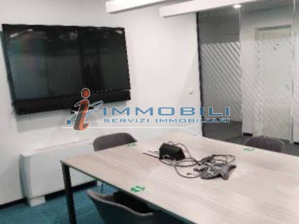 ufficio in affitto a Milano in zona Barona