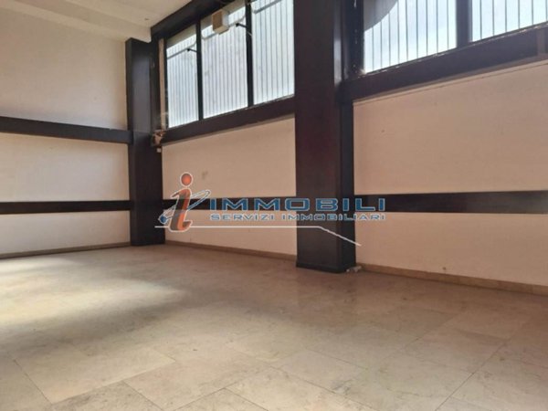 negozio in affitto a Milano in zona Centro Direzionale