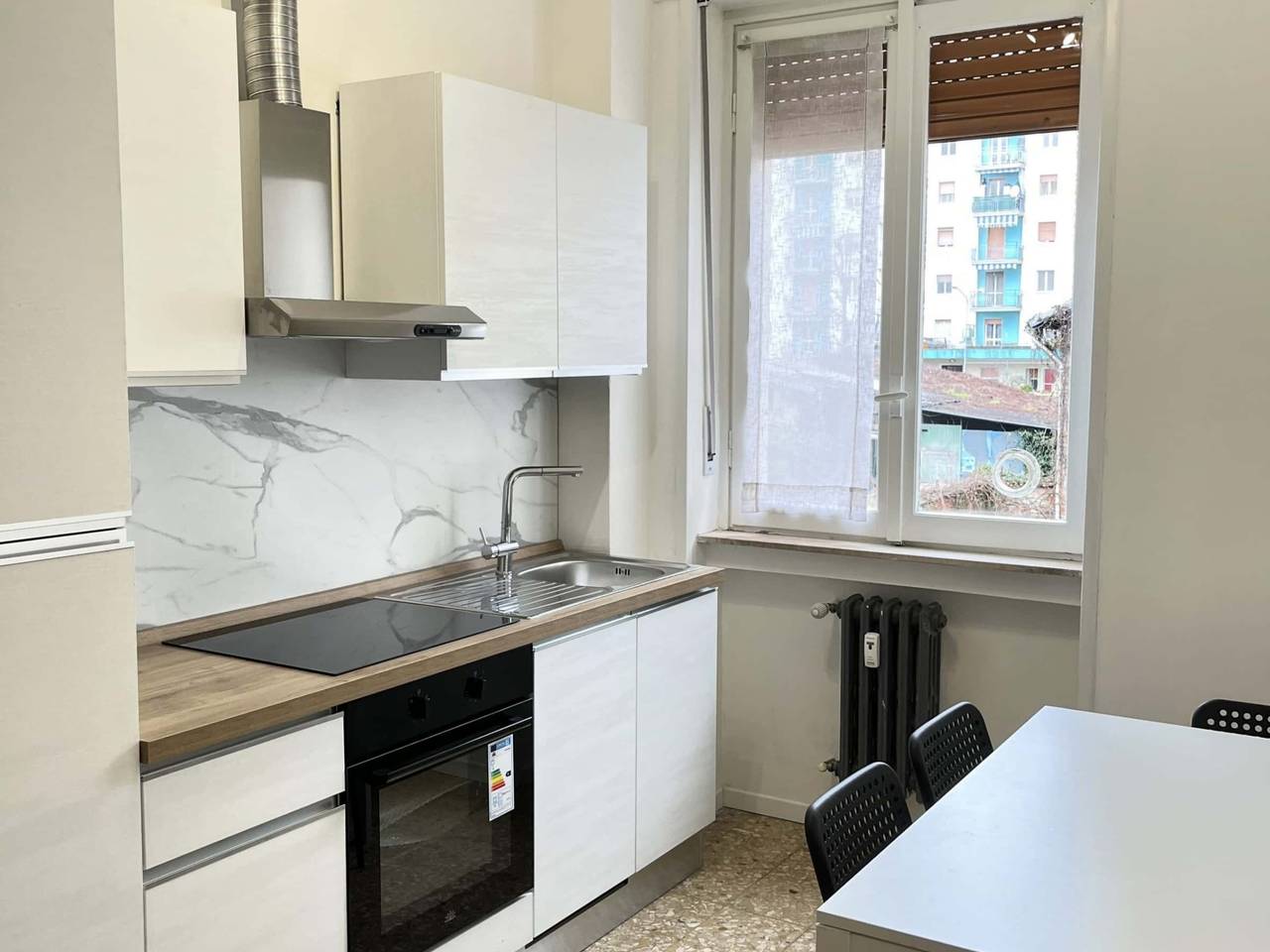 negozio in affitto a Milano in zona Piazzale Lodi