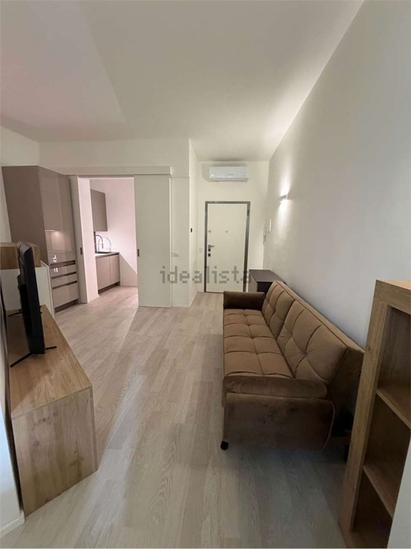 appartamento in affitto a Milano in zona Lorenteggio