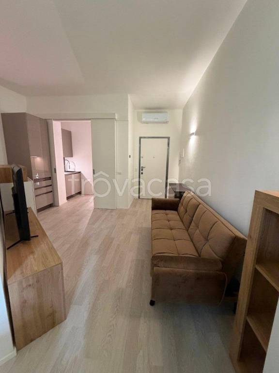 appartamento in affitto a Milano in zona Lorenteggio