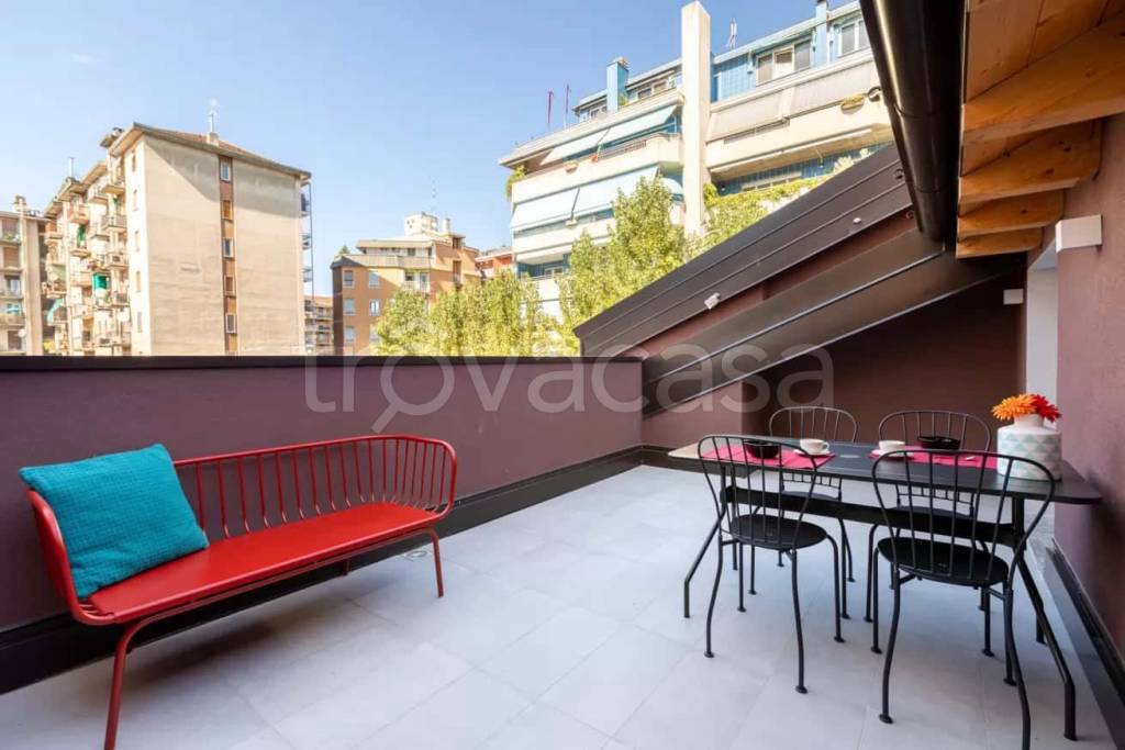 appartamento in affitto a Milano in zona Lorenteggio