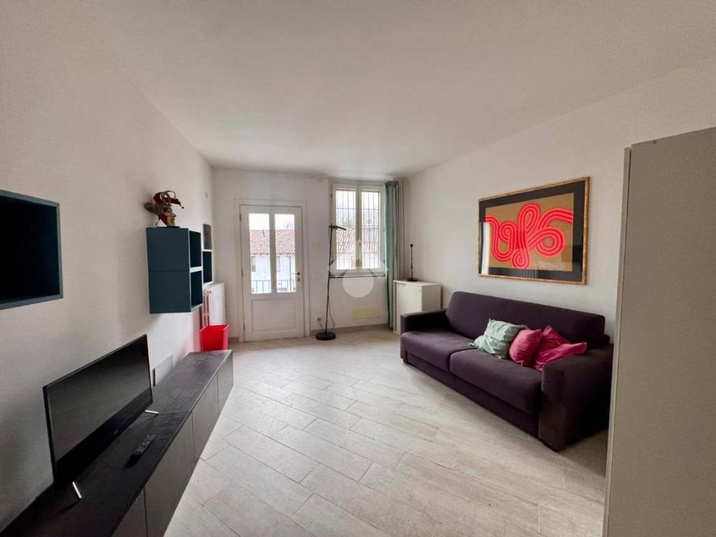 appartamento in affitto a Milano in zona Famagosta