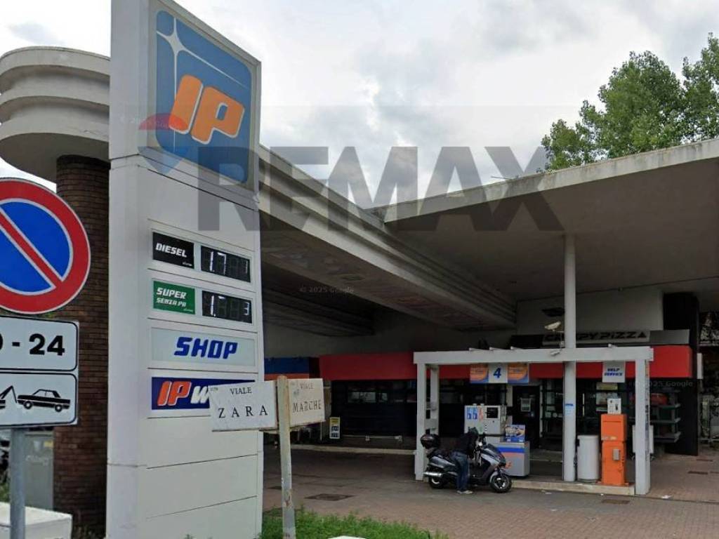 negozio in affitto a Milano in zona Maggiolina