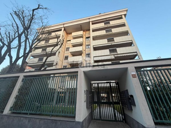 appartamento in affitto a Milano in zona Famagosta