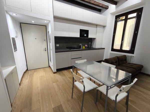 appartamento in affitto a Milano in zona Sant'Ambrogio