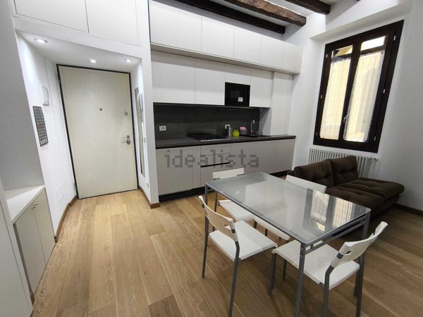 appartamento in affitto a Milano in zona Sant'Ambrogio