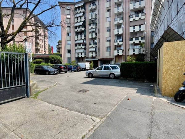 ufficio in affitto a Milano in zona QT8
