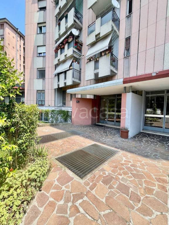 ufficio in affitto a Milano in zona Gallaratese