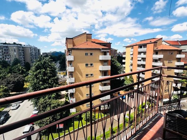 appartamento in affitto a Milano in zona Famagosta