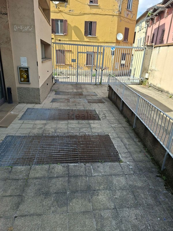 capannone in affitto a Milano in zona Garegnano
