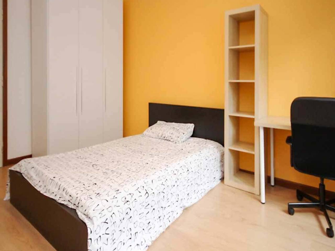 negozio in affitto a Milano in zona Lorenteggio