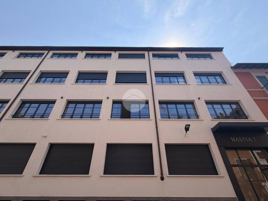 ufficio in affitto a Milano in zona Vigentino