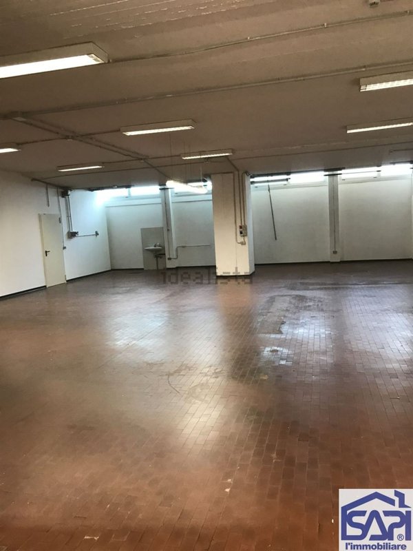 locale di sgombero in affitto a Milano in zona Monluè