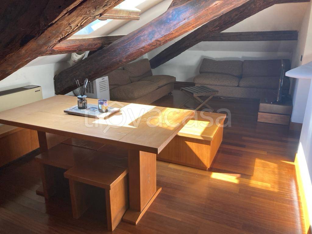 appartamento in affitto a Milano in zona Isola