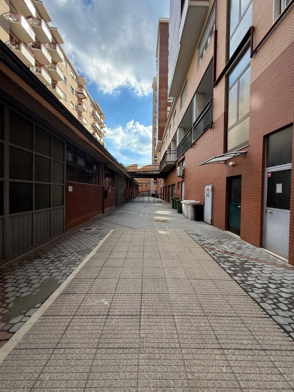 locale di sgombero in affitto a Milano in zona Bovisa