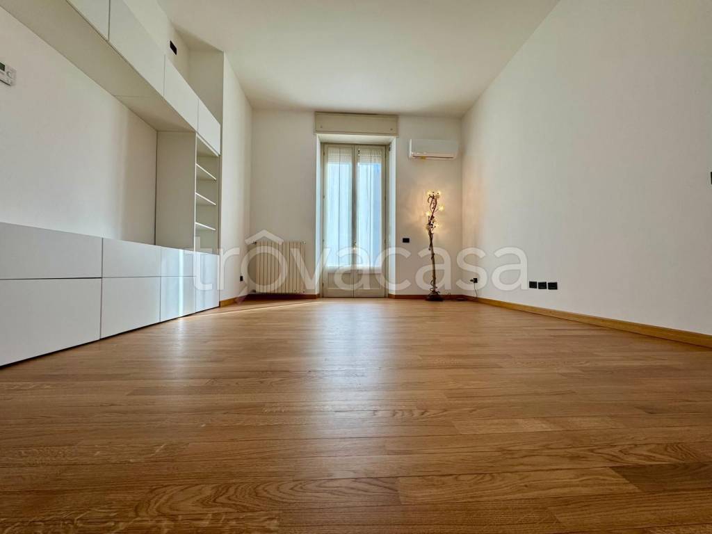 appartamento in affitto a Milano in zona Guastalla