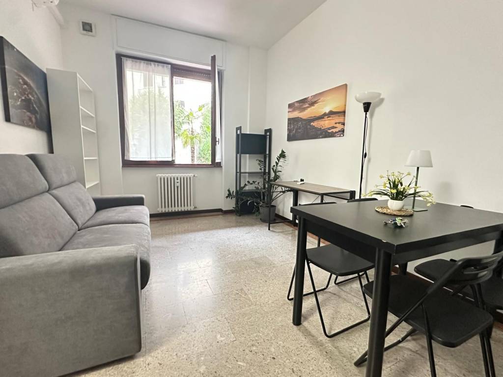 appartamento in affitto a Milano in zona De Angeli