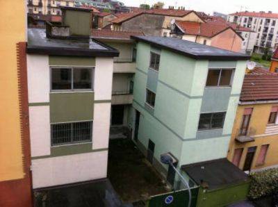 locale commerciale in affitto a Milano in zona Ponte Lambro