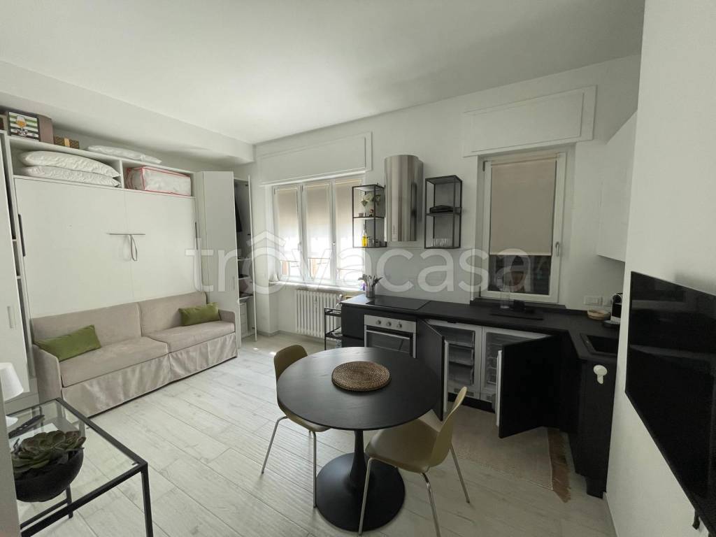 appartamento in affitto a Milano in zona Famagosta