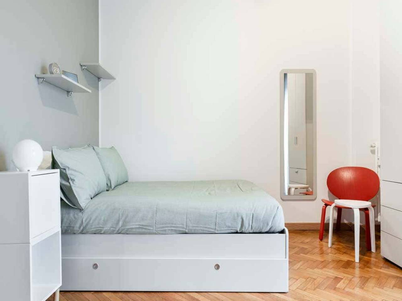 negozio in affitto a Milano in zona Cavriano