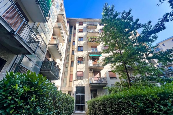 appartamento in affitto a Milano in zona Lorenteggio