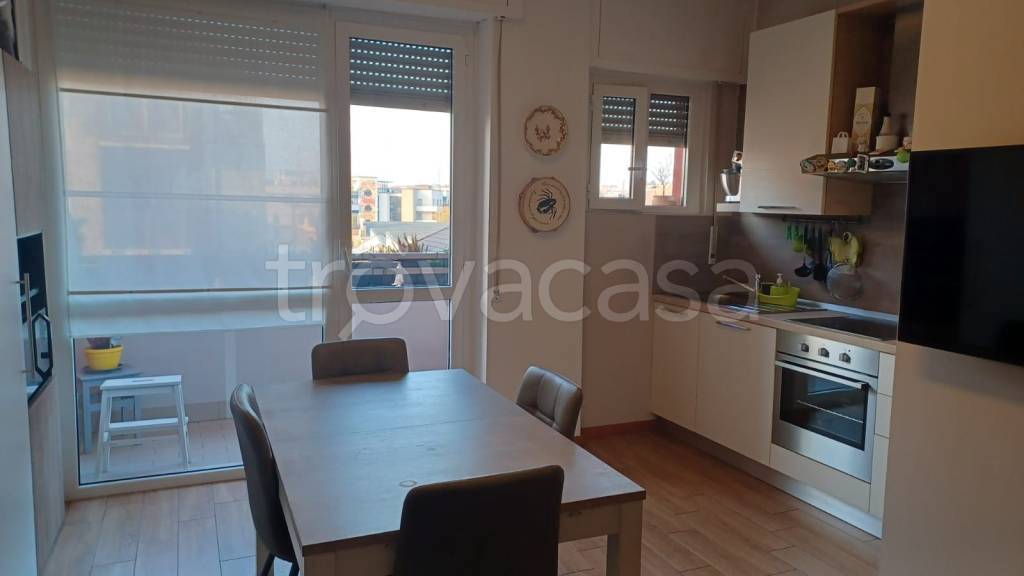 appartamento in affitto a Milano in zona Famagosta